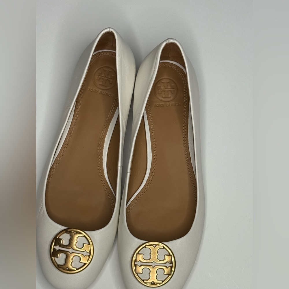 Pristine Tory Burch Cream Leather Logo Medallion Ballet Flats - Picture 7 of 8